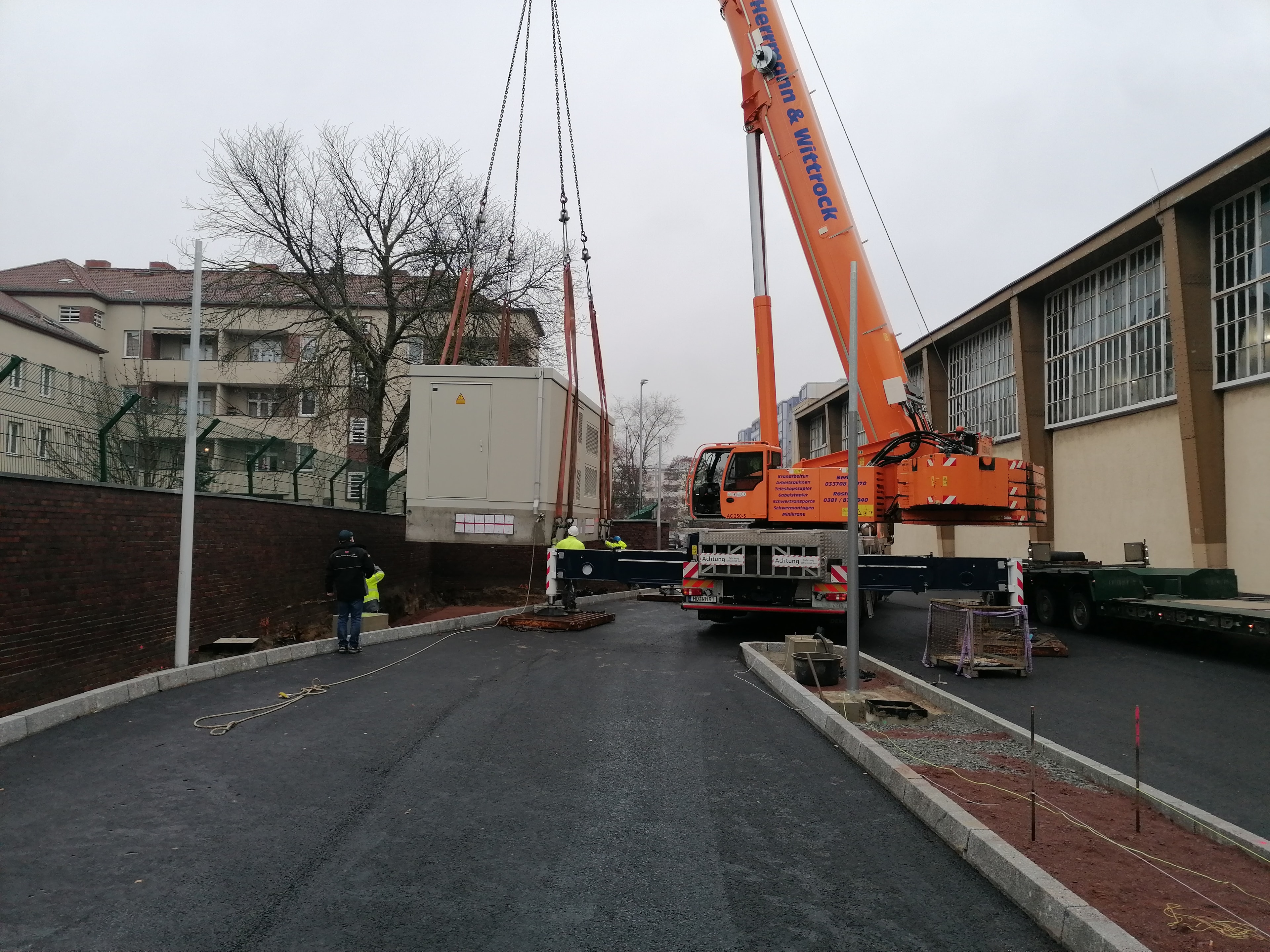 Anlieferung Ladestation Britz